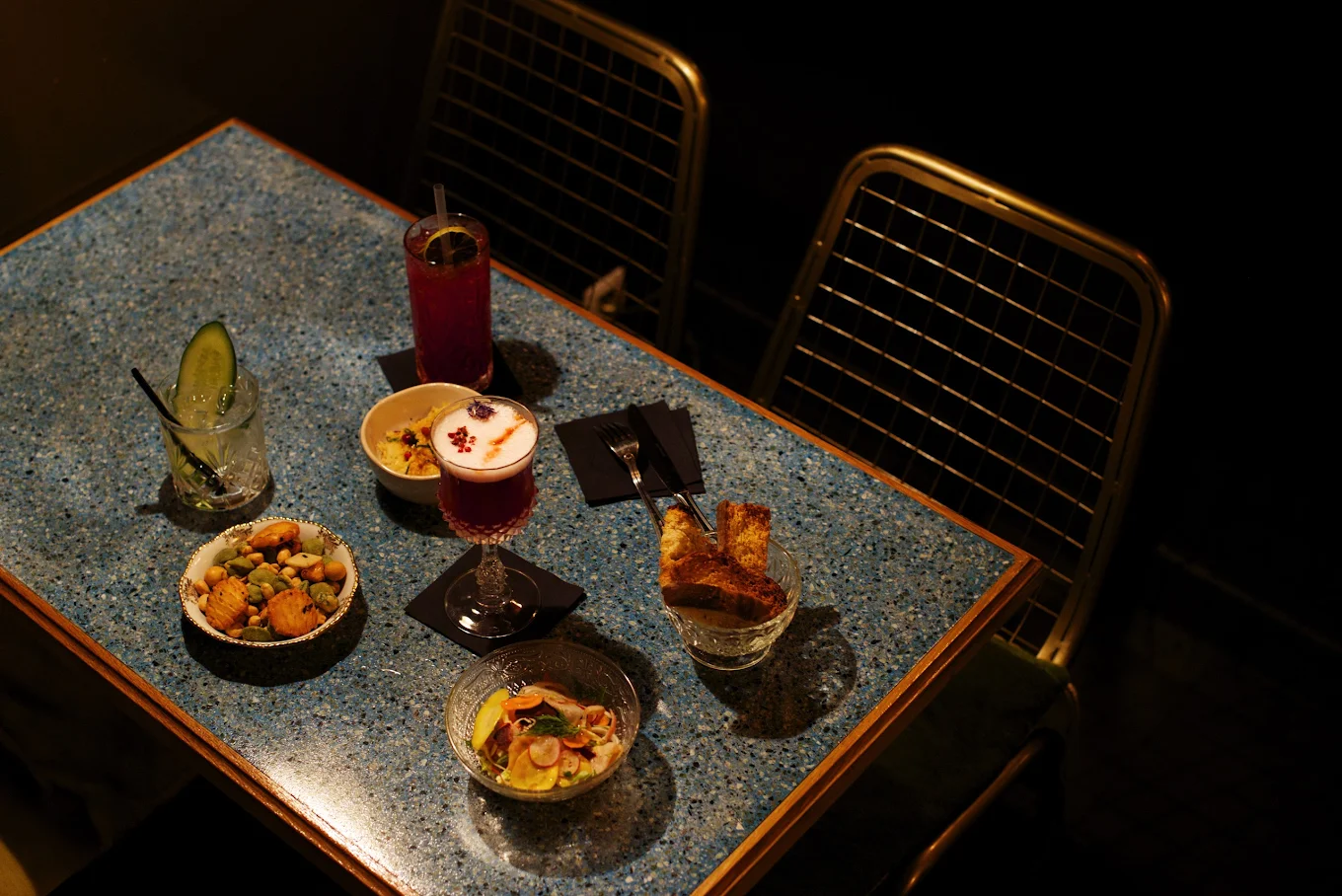 Bar Gaspard Marseille – comptoir, verrerie et ambiance tamisée