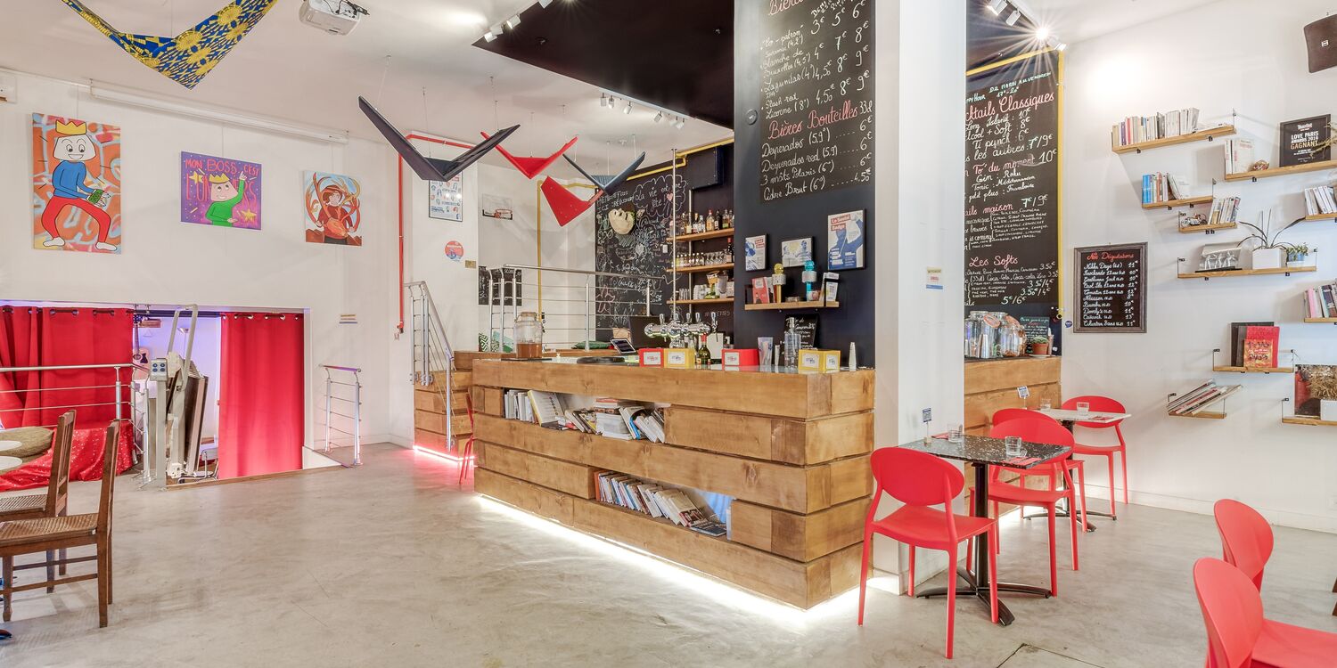 Le Social Bar - salle et bar